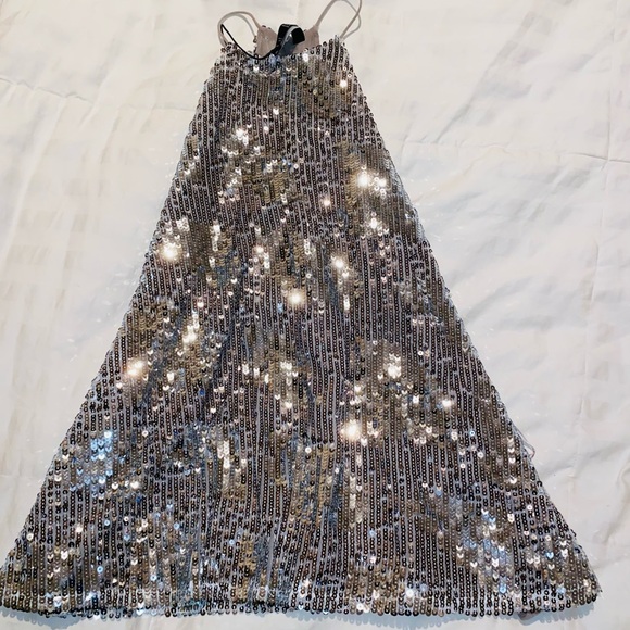 🎉HP🎉 Zara TRF Silver Sequin Halter Top XS - Picture 3 of 4